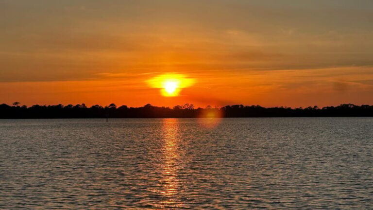 Daytona Beach: Small Group Champagne Sunset Cruise - Who is this tour best for?