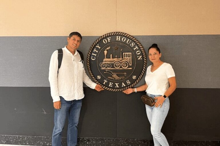 Downtown Houston: Astroville Tunnel Tour in Spanish - Who Should Book This Tour?