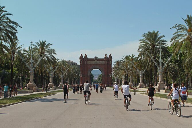 E-Bike Barcelona Highlights & Park Guell in Small Group - An In-Depth Look at the Itinerary