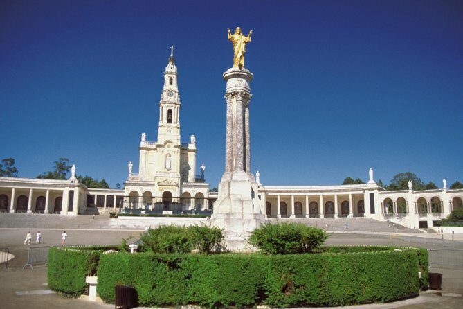 Fatima Sanctuary Private Tour from Lisbon - The Transport and Guide Experience