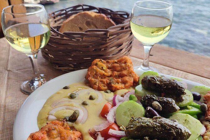 Flavors of Santorini Food and Wine Private Sunset Tour - What We Love About This Tour