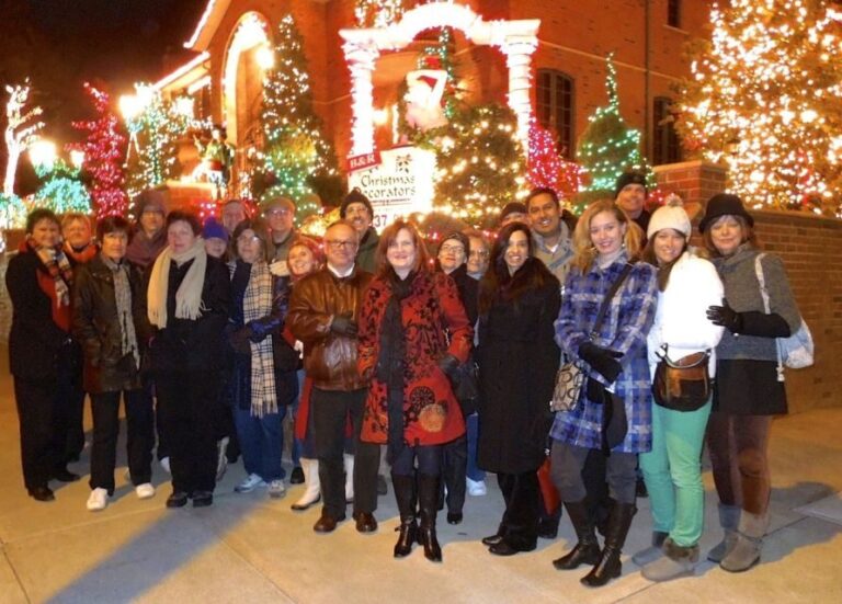 From Manhattan: 4-Hour Christmas Lights Luxury Bus Tour - Is It Worth the Price?