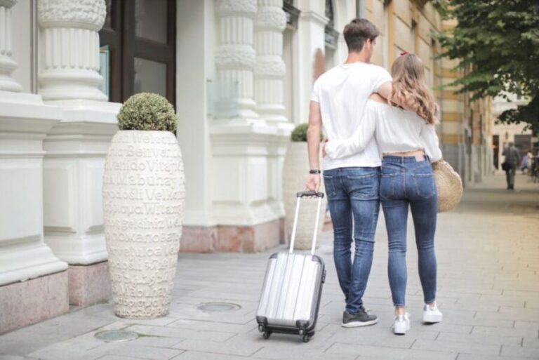 From Niagara Falls: Toronto Airport Private Transfer - The Itinerary Breakdown