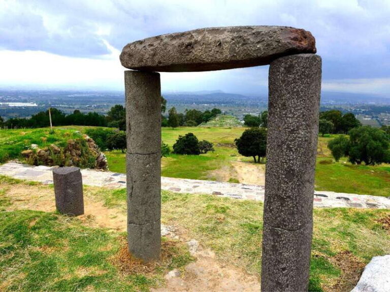 From Puebla: Sacred Private Tour in Cacaxtla and Xochitécatl - Why This Tour Works Well