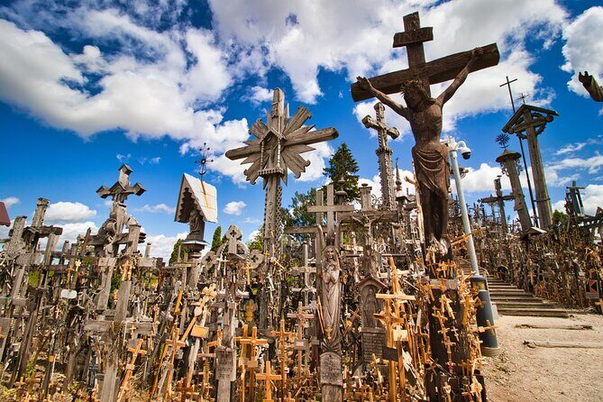 From Riga: Hill of Crosses & Enchanting Jelgava Group Tour - A closer look at what you’ll see and do