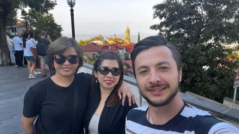 From Tbilisi: Kakheti Wine Tour with Lunch and Tastings - Unpacking the Itinerary: From Holy Grounds to Vineyard Vistas