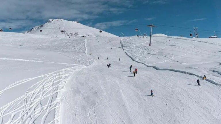Gudauri: Individual and Group Ski Lesson - The Learning Experience and Guides