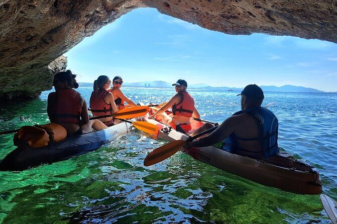 Guided kayak excursion in creeks - Who Will Love This Tour?