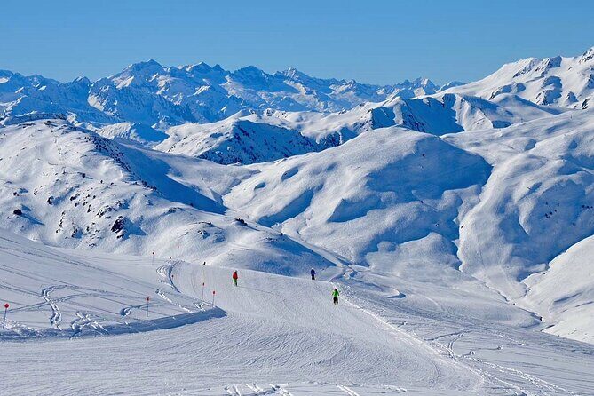 Guided Ski Activity in Leida Equipment and Ski pass Included - Why This Tour Stands Out