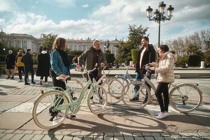 Guided tour on a Vintage Bike through Madrid - A Day on the Bike: The Detailed Itinerary