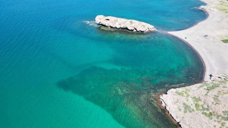Himalaya Beach: tour of the virgin beach with crystal-clear water - The Itinerary: What to Expect