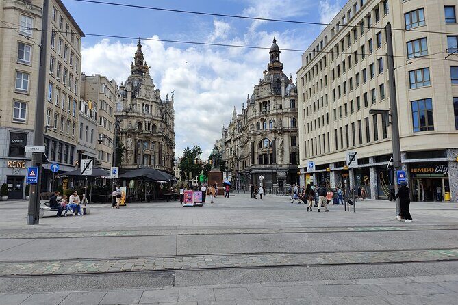 Historical Walking Tour in Antwerp Old City - The Palaces & Markets
