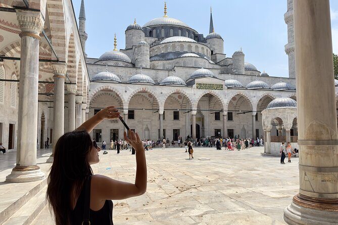 Istanbul Small-Group City and Secret Streets Tour with Guide - The Guide and Group Size