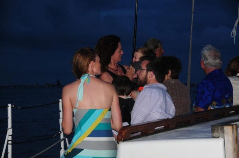 Key West: Live Christmas Holiday Music Cruise with Hot Cocoa - Drinks, Snacks, and Holiday Treats