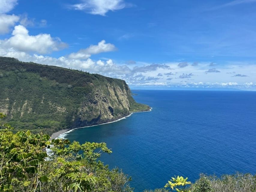 Kona: Heavenly Hamakua Guided Day Trip with Hotel Pickup - The First Stop: Waipio Valley – A Picture-Perfect Marvel