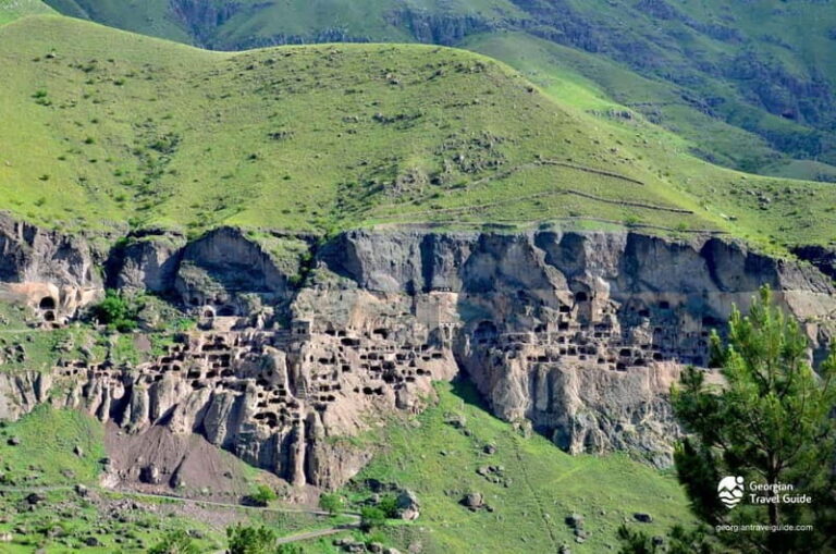 Kutaisi: Borjomi, Rabati Castle and Vardzia Private Day Tour - Detailed Itinerary Breakdown