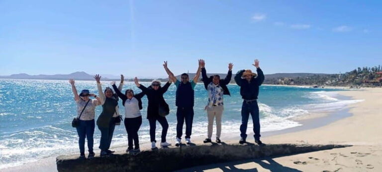 LA PAZ ENCOUNTER - Starting the Day: Early Pickup and Scenic Drive