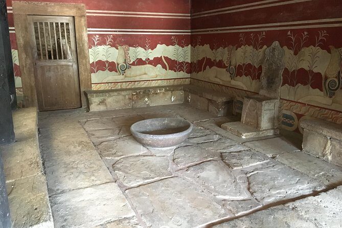 Labyrinth of Knossos Skip-the-Line Ticket with Tour Guide - The Itinerary: What to Expect at Knossos