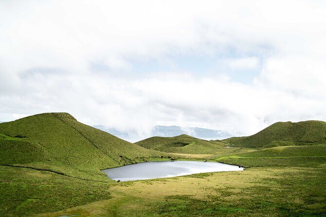 Lakes and Volcanoes Private Tour (Full Day)