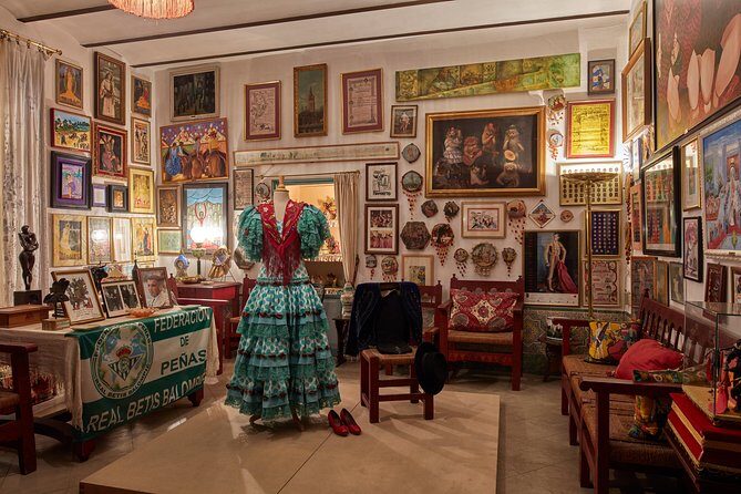 "Las Dueñas" Palace ticket + Audioguide - The Audio Guide: A Wealth of Detail