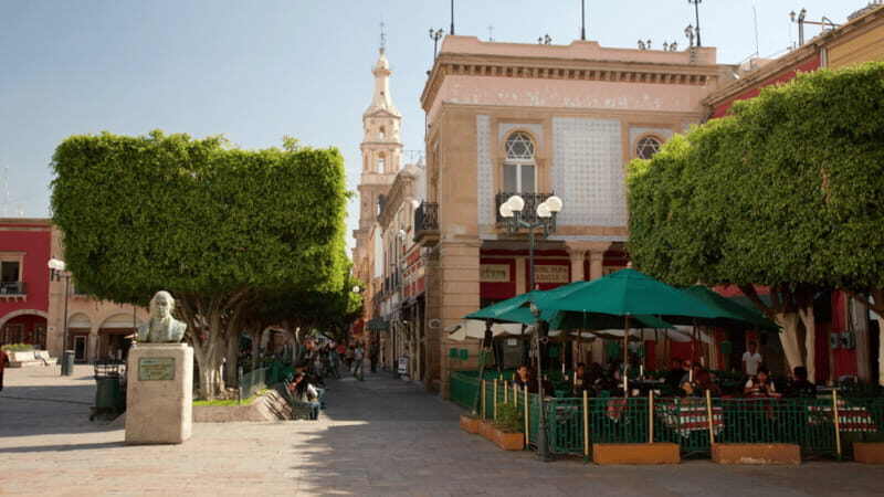 Leon: City Center Guided Tour with Nieve de Garrafa Tasting - Why This Tour Works Well for Travelers