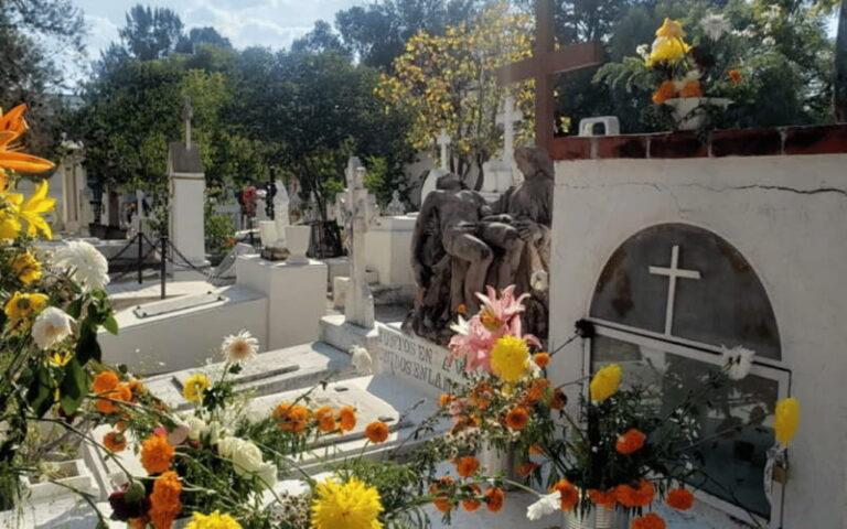 Leon: Dolores Hidalgo and Atotonilco Day Trip - Exploring the Colonial Route