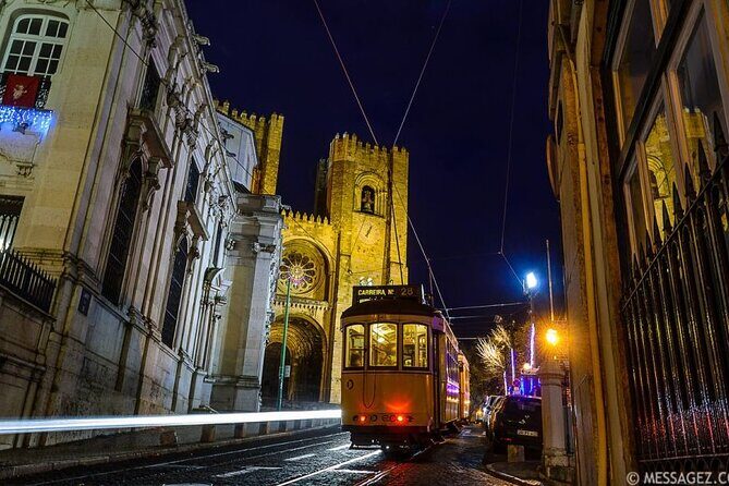 Lisbon: Authentic Fado Show, Dinner and Night Tour - Guides and Personal Touches