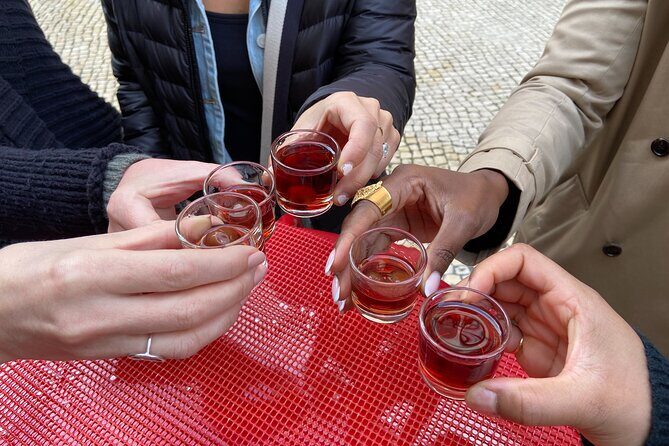 Lisbon Foodies Small-Group Walking Tour - The Guides and Experience