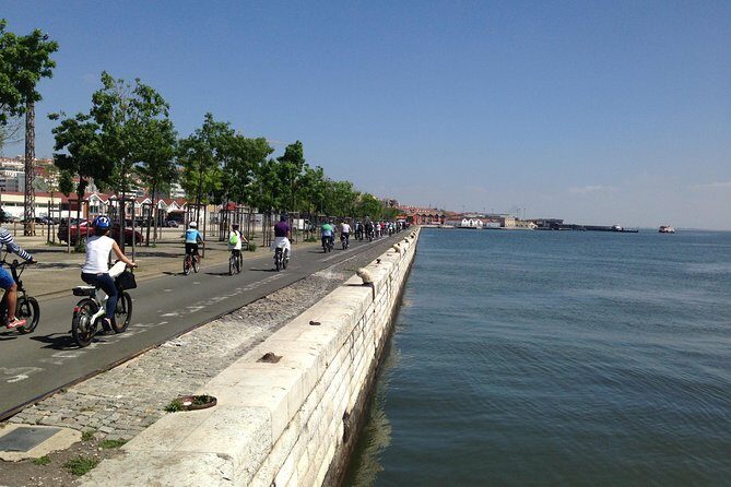 Lisbon Regular or Electric Bike Rental - Itinerary Highlights and Route Tips
