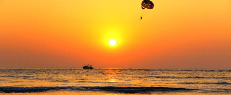 Los Cabos: Parasailing by Speedboat - Who Will Love This Tour?