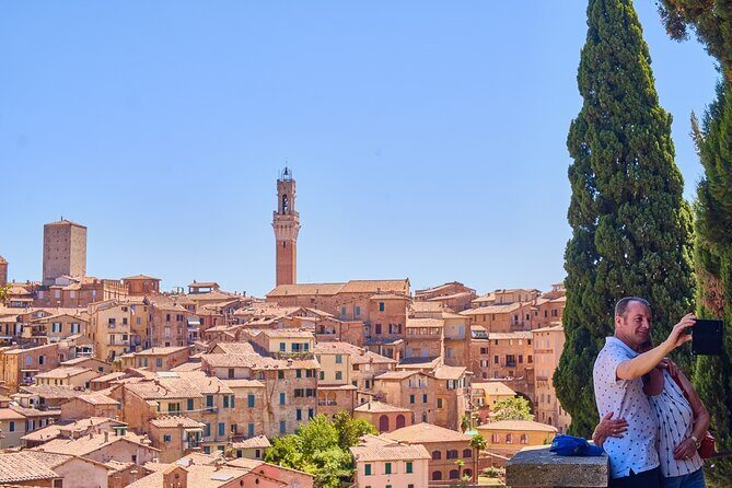 Medieval Gems of Tuscany: Siena, San Gimignano and Monteriggioni - Exploring the Tuscan Landscape