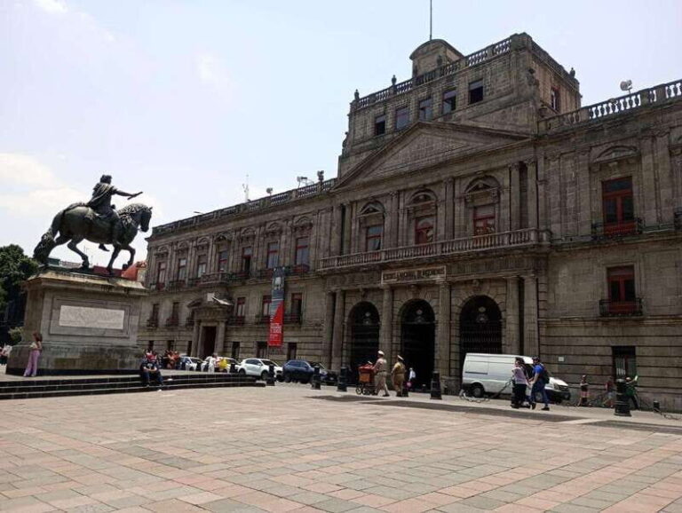 Mexico City: Historic Center Walking Tour private - Discovering the Heart of Mexico City