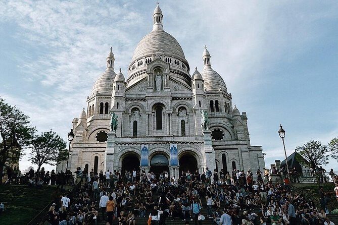 Montmartre District and Sacre Coeur - Exclusive Guided Walking Tour - The Experience: What Makes It Stand Out?