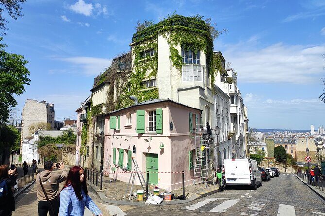 Montmartre Walking Guided Tour - Authentic Insights from Reviewers