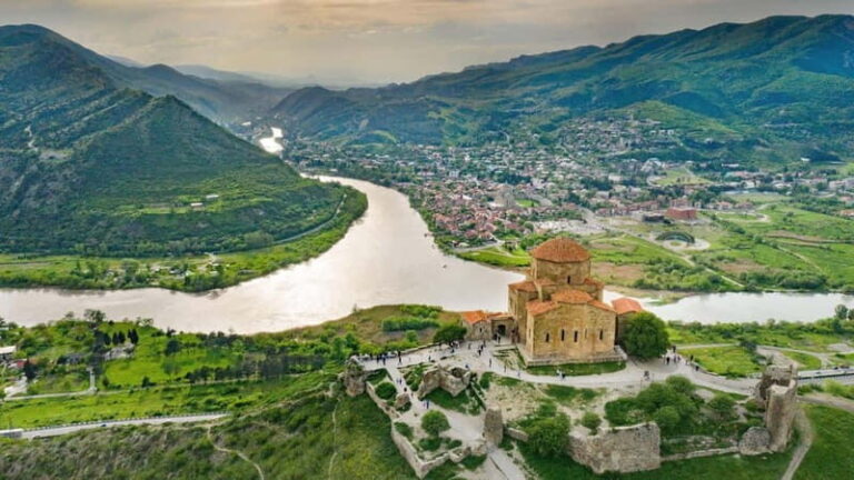 Mtskheta: Guided Tour with Jvari Monastery and - Assessing the Value