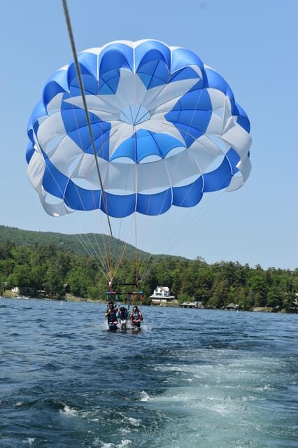 New York: Lake George Parasailing Experience - The Beauty of Parasailing on a Lake vs. Ocean