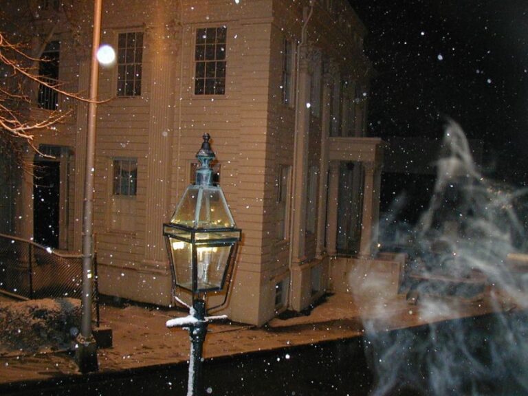 Newport: Historic District Ghosts Guided Walking Tour - What to Expect from the Tour