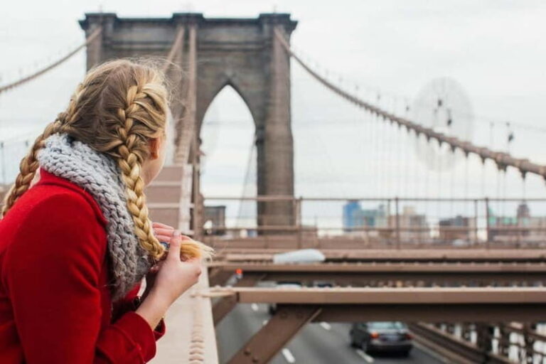 NYC: Brooklyn Walking Tour, Ferry, Pizza & Iconic Bridge - Exploring Brooklyn Heights and DUMBO