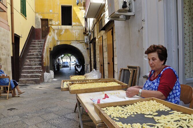 People of Bari unusual guided tour - Guides & Personal Touch