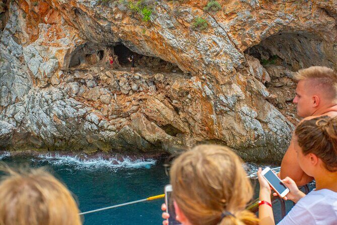 Pirate Adventure Cruise from Side - The Pickup and Boarding Experience
