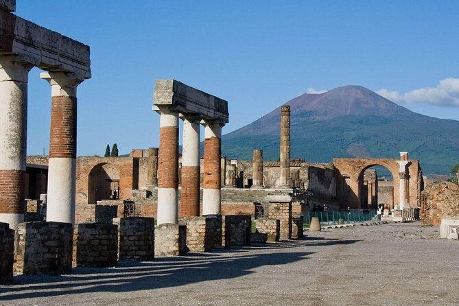 Pompeii Ruins & Wine Tasting with Lunch on Vesuvius with Private Transfer - What Sets This Tour Apart