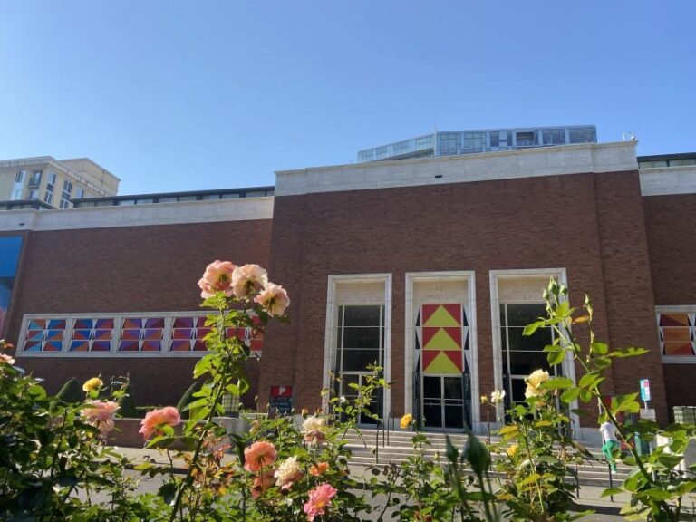 Portland, Oregon: Soul of the City Walking Tour - Starting Point: Director Park