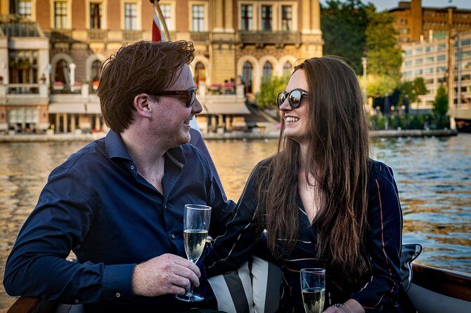 Private Boat Tour Amsterdam - 90 Min incl. welcome drink on historic saloon boat - Who Will Love This Tour?