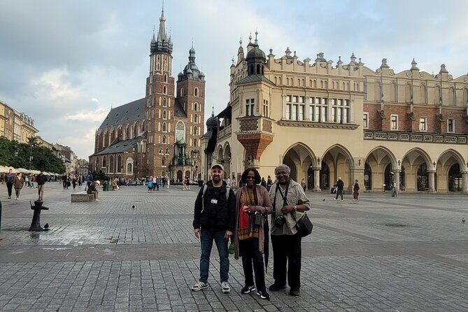 Private Krakow City Tour, Krakow Old Town and Wawel Castle Tour - Practical Aspects and Tips