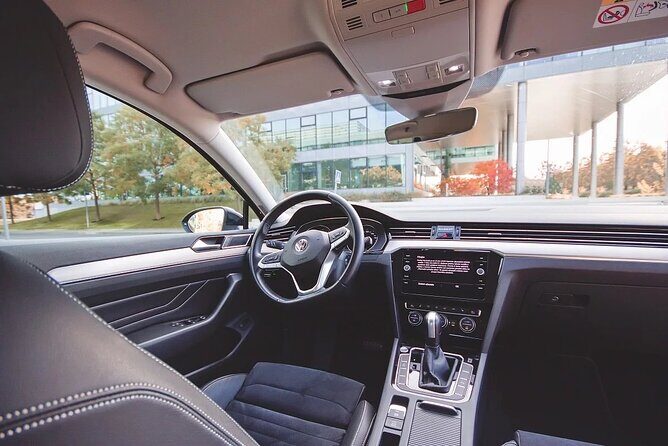 Private ROUND-TRIP (FROM and TO the AIRPORT) by LIMOUSINE 3+1pax - What to Expect from the Experience