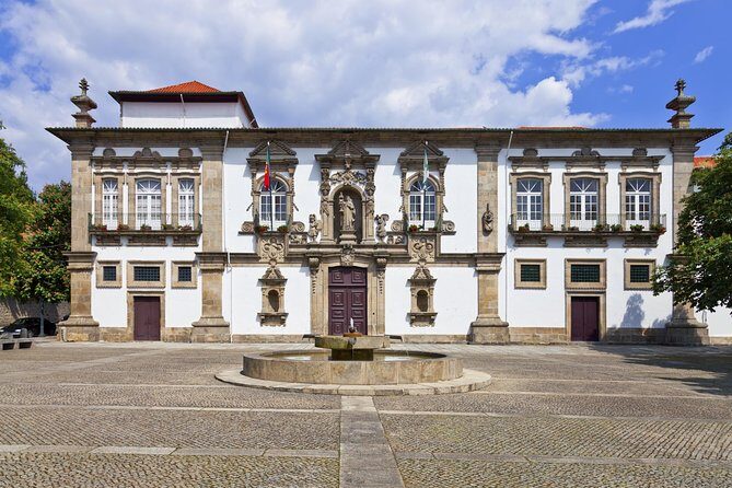 Private Tour: Guimares and Braga Day Trip from Porto - An In-Depth Look at the Guimarães and Braga Day Trip