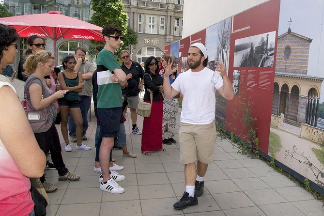 Private Walking Tour: Behind the Iron Curtain and Berlin Wall - Who is this tour best for?