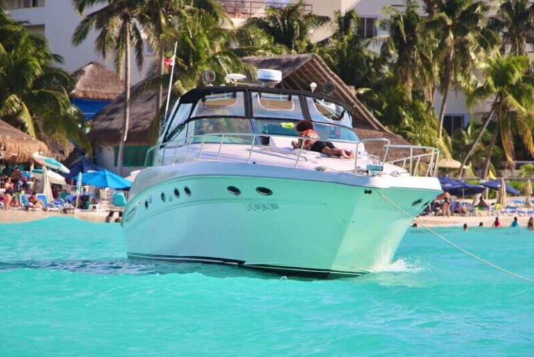 Private yacht in Cancun for maximun 15 people - The Experience in Detail