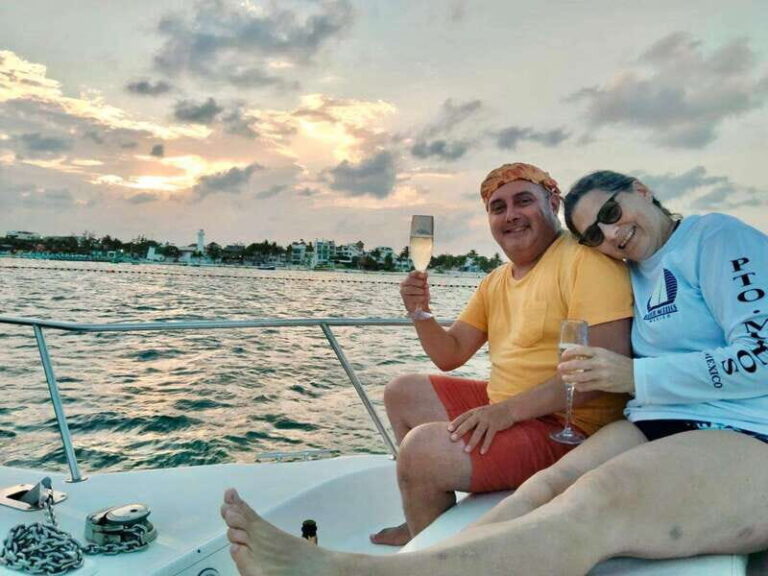 Puerto Morelos: Romantic yacht ride at sunset - Whats Included and Practical Details