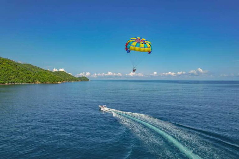Puerto Vallarta: Adrenaline Adventure, Parasailing & Jetboat - Details that Matter